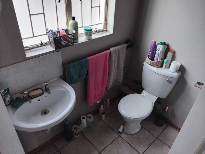 3 Bedroom Property for Sale in Kannoniers Park North West